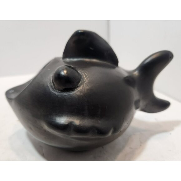 Vtg Black Clay Pottery Lama Oaxaca Mexico Open Mouth Blow Fish Signed 4" by 6" - Picture 1 of 14